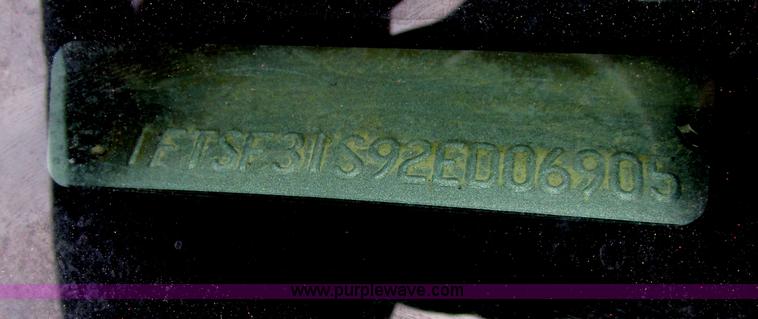 image for item F5454 2002 Ford F350 Super Duty XL flatbed truck