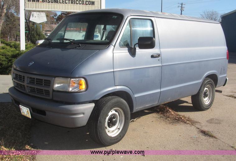 image for item F7194 1997 Dodge Ram Van 1500 cargo van