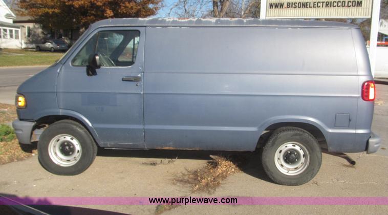 image for item F7194 1997 Dodge Ram Van 1500 cargo van