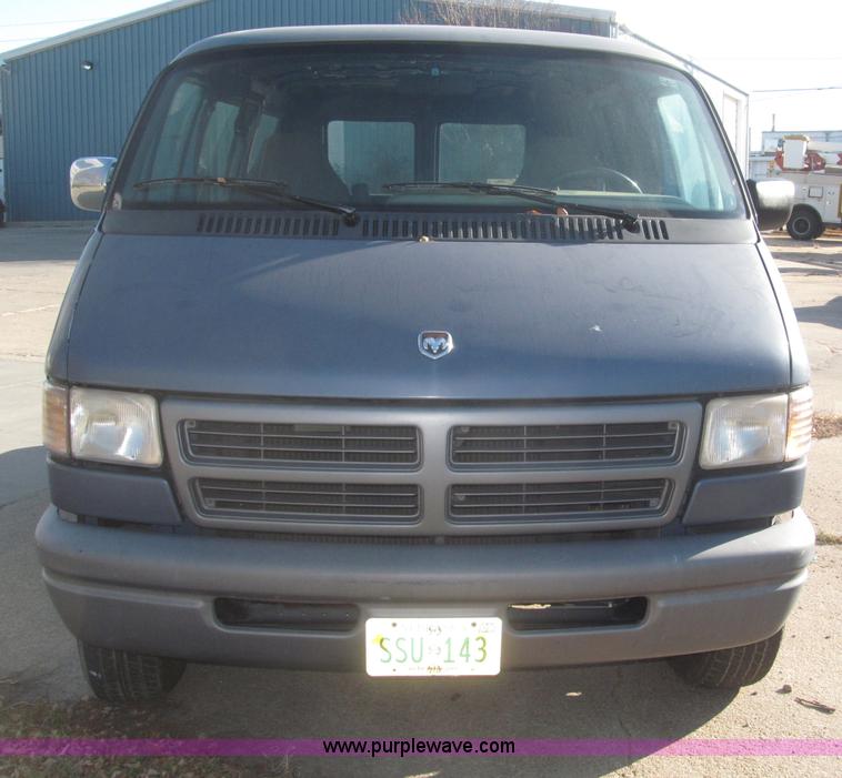 image for item F7194 1997 Dodge Ram Van 1500 cargo van