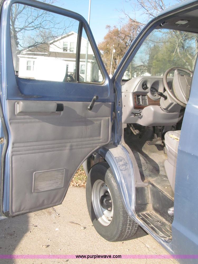 image for item F7194 1997 Dodge Ram Van 1500 cargo van