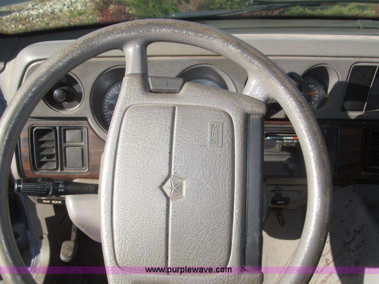 image for item F7194 1997 Dodge Ram Van 1500 cargo van