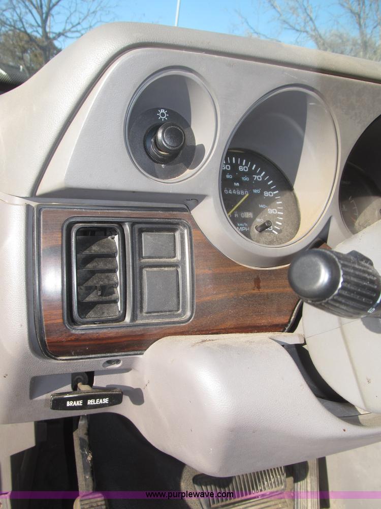 image for item F7194 1997 Dodge Ram Van 1500 cargo van