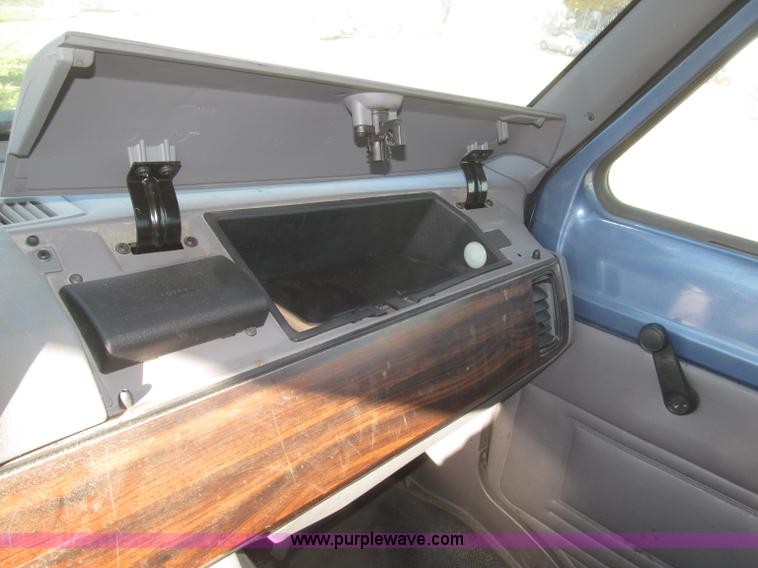 image for item F7194 1997 Dodge Ram Van 1500 cargo van