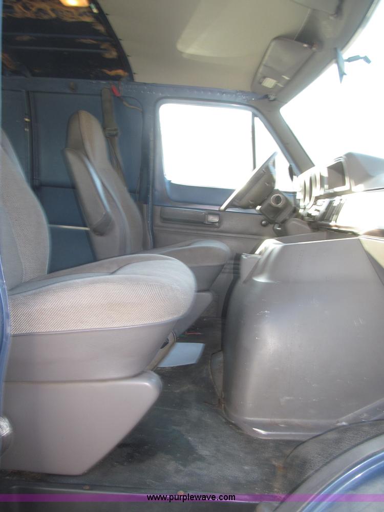 image for item F7194 1997 Dodge Ram Van 1500 cargo van