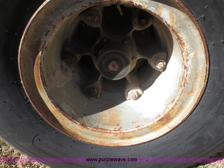 image for item F8048 1980 Rogers T35L-16-55-15 equipment trailer