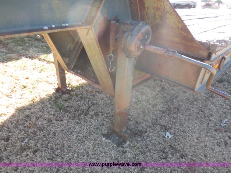 image for item F8048 1980 Rogers T35L-16-55-15 equipment trailer