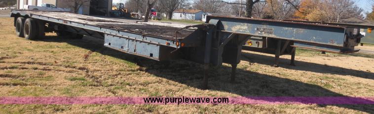 image for item F8049 1978 Checker Cab CCM-21 flatbed trailer