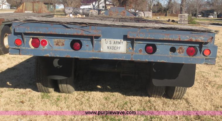 image for item F8049 1978 Checker Cab CCM-21 flatbed trailer