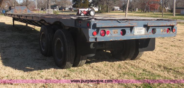 image for item F8049 1978 Checker Cab CCM-21 flatbed trailer