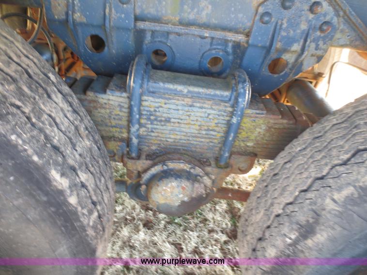 image for item F8049 1978 Checker Cab CCM-21 flatbed trailer