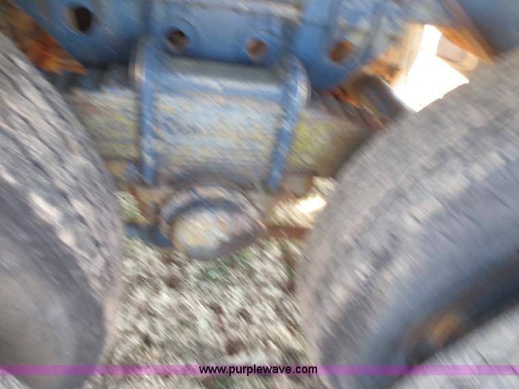 image for item F8049 1978 Checker Cab CCM-21 flatbed trailer