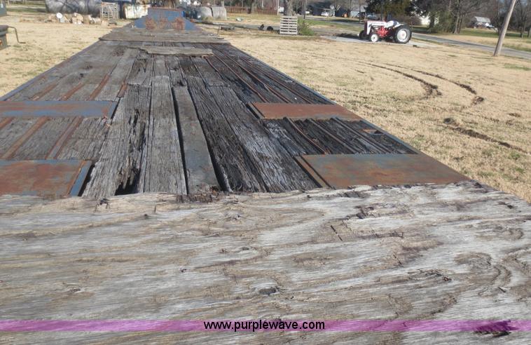 image for item F8049 1978 Checker Cab CCM-21 flatbed trailer