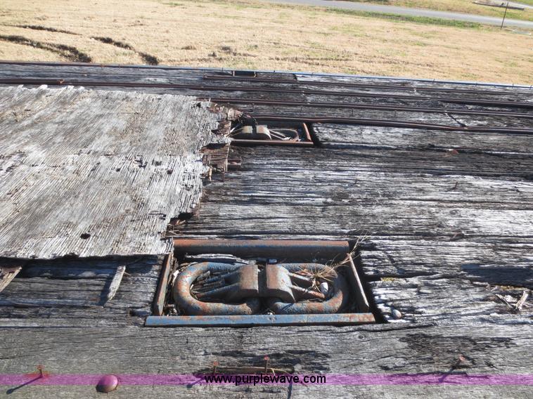 image for item F8049 1978 Checker Cab CCM-21 flatbed trailer