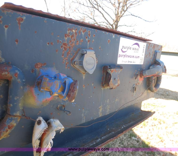 image for item F8049 1978 Checker Cab CCM-21 flatbed trailer