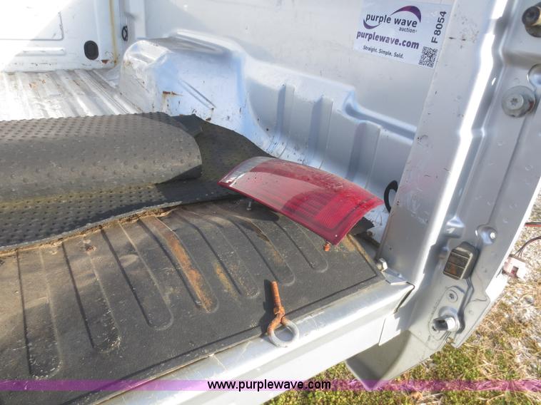 image for item F8054 1999 Ford F250 pickup truck bed