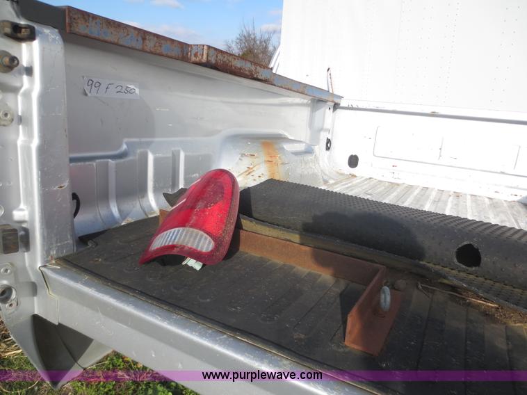 image for item F8054 1999 Ford F250 pickup truck bed