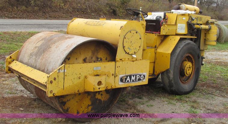 image for item G2187 Tampo RS16A vibratory smooth drum roller