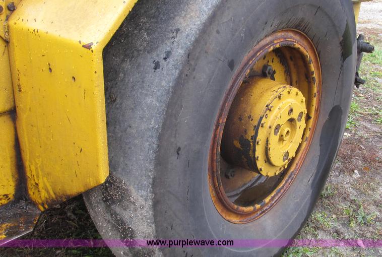 image for item G2187 Tampo RS16A vibratory smooth drum roller