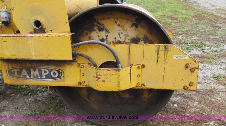 image for item G2187 Tampo RS16A vibratory smooth drum roller