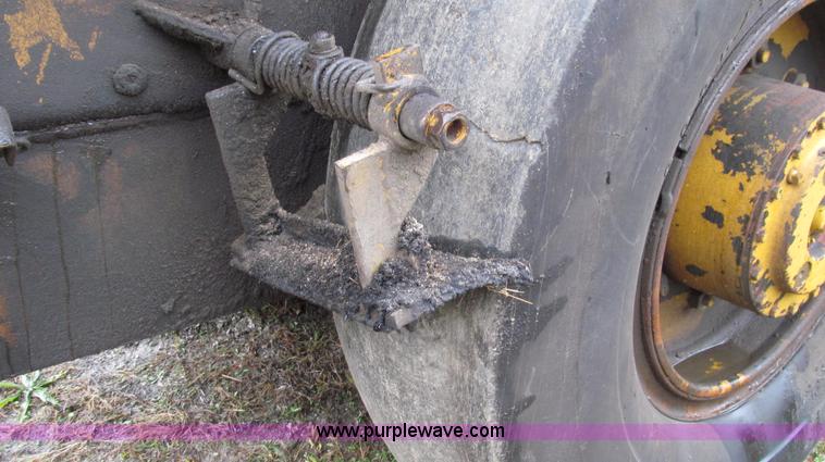 image for item G2187 Tampo RS16A vibratory smooth drum roller