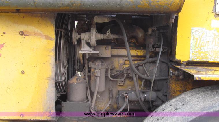 image for item G2187 Tampo RS16A vibratory smooth drum roller