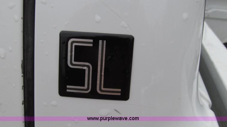 image for item G2191 2000 GMC Sonoma SL pickup truck