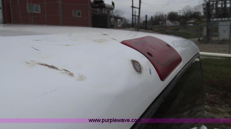 image for item G2191 2000 GMC Sonoma SL pickup truck