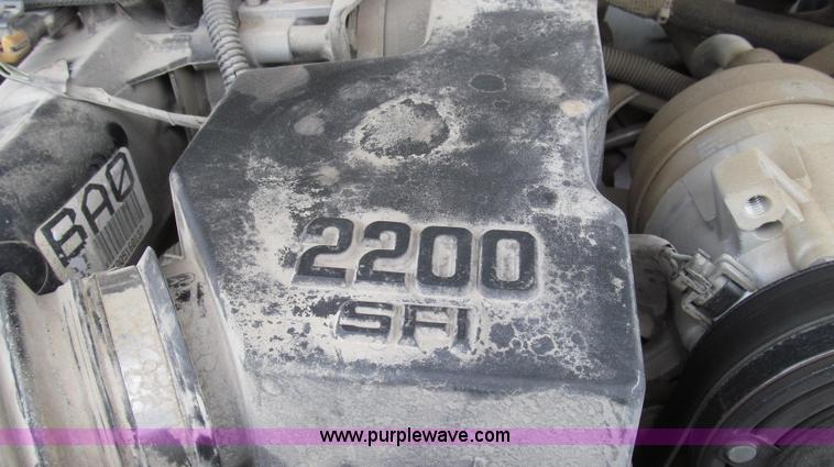 image for item G2191 2000 GMC Sonoma SL pickup truck