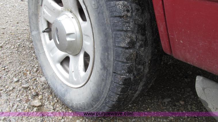 image for item G2192 2002 Ford Explorer XLS SUV