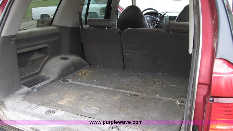 image for item G2192 2002 Ford Explorer XLS SUV