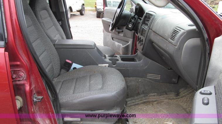 image for item G2192 2002 Ford Explorer XLS SUV