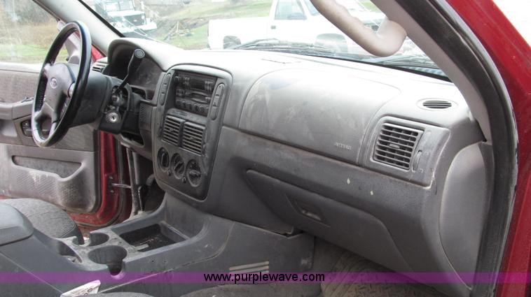 image for item G2192 2002 Ford Explorer XLS SUV