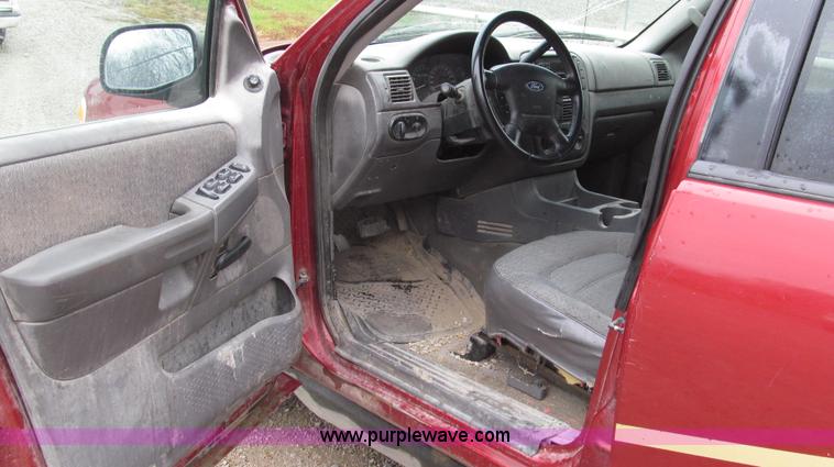 image for item G2192 2002 Ford Explorer XLS SUV