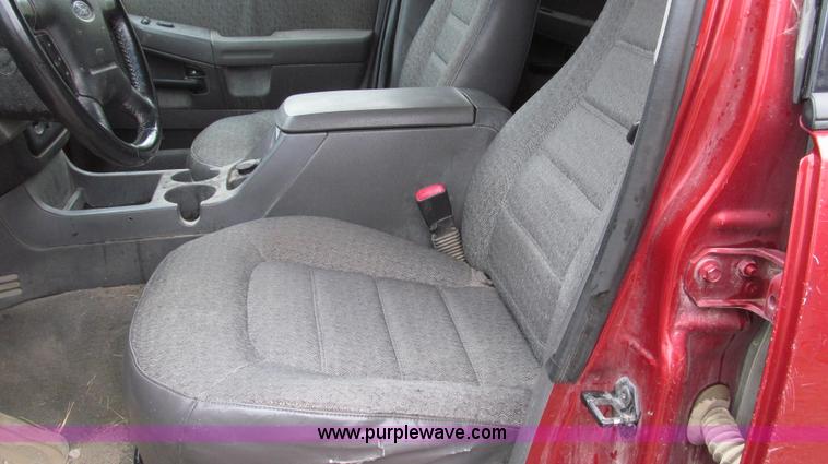 image for item G2192 2002 Ford Explorer XLS SUV