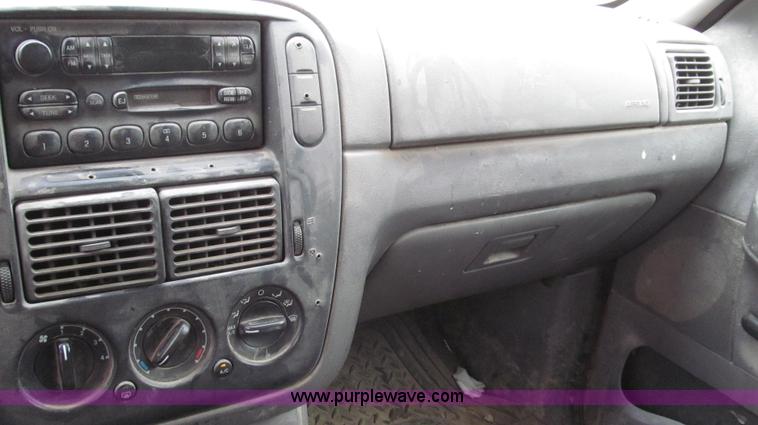 image for item G2192 2002 Ford Explorer XLS SUV