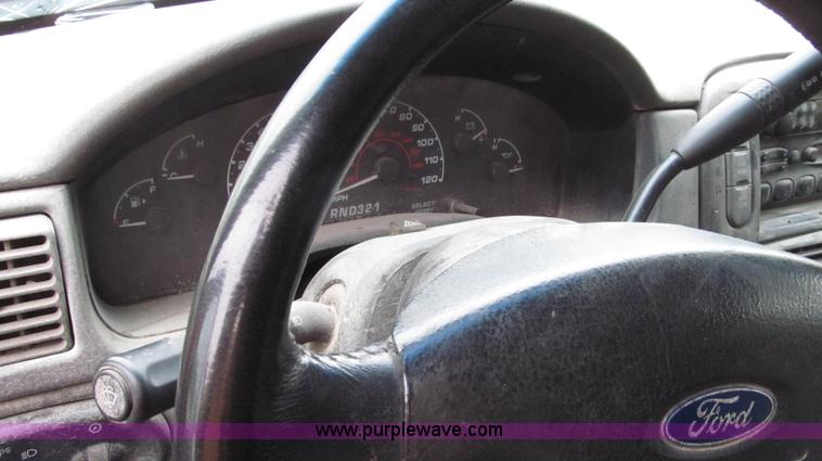 image for item G2192 2002 Ford Explorer XLS SUV