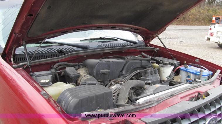 image for item G2192 2002 Ford Explorer XLS SUV