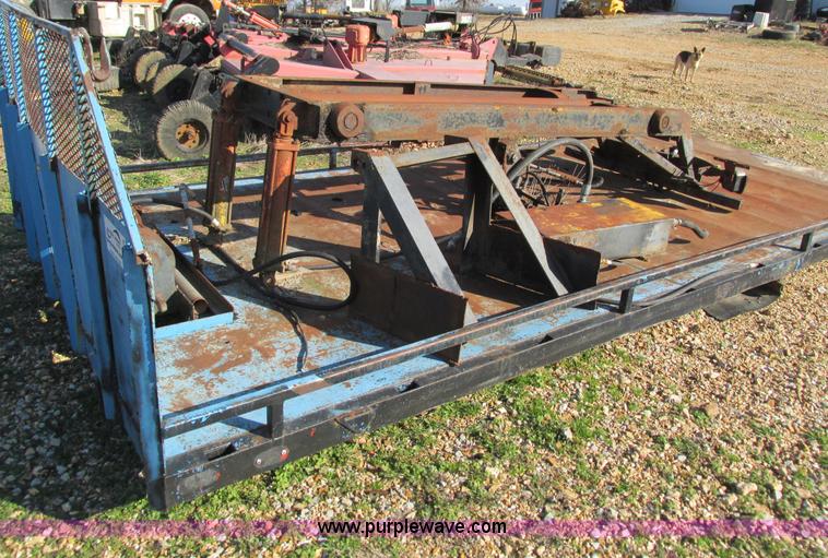 image for item G9378 Roll back wrecker bed