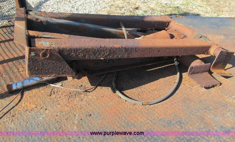 image for item G9380 Steel flatbed with hoist
