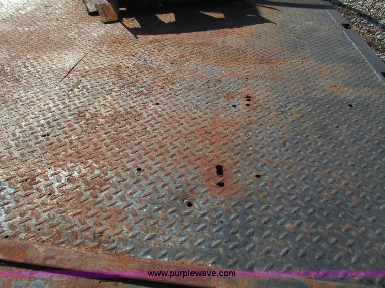 image for item G9380 Steel flatbed with hoist