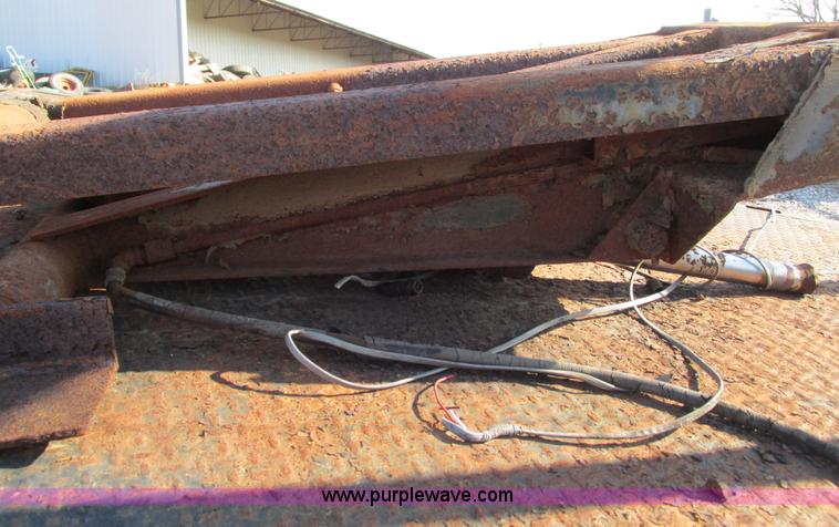 image for item G9380 Steel flatbed with hoist