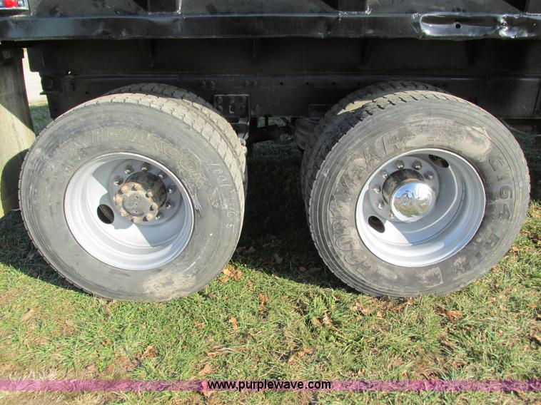 image for item G9381 1989 Freightliner FLD120 dump truck