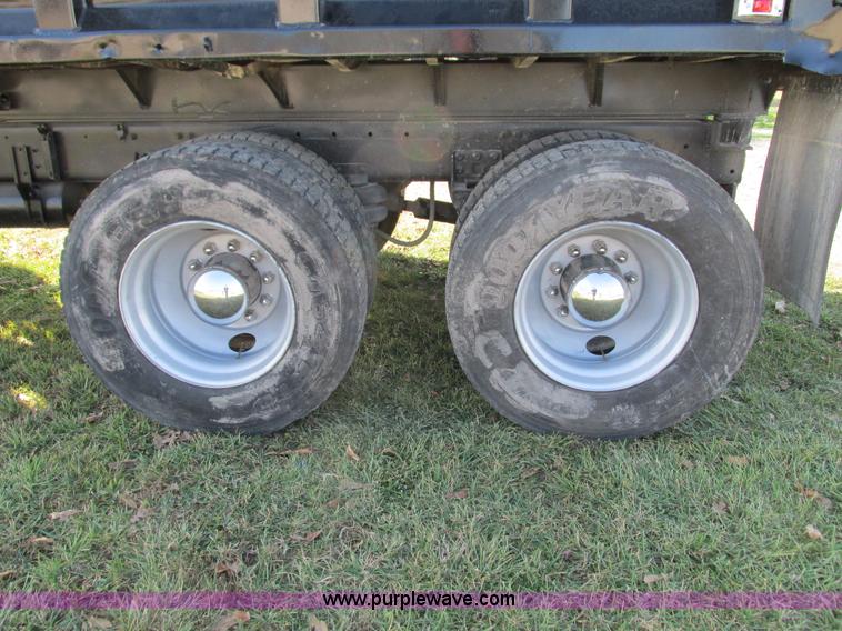 image for item G9381 1989 Freightliner FLD120 dump truck