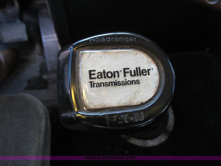 image for item G9381 1989 Freightliner FLD120 dump truck