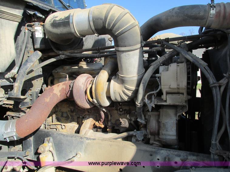 image for item G9381 1989 Freightliner FLD120 dump truck