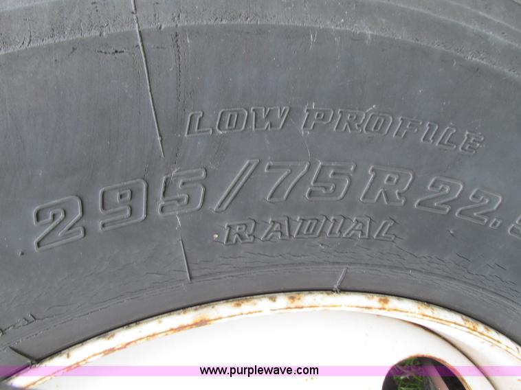 image for item G9390 1994 International 4900 box truck