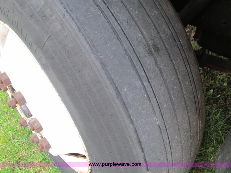 image for item G9390 1994 International 4900 box truck