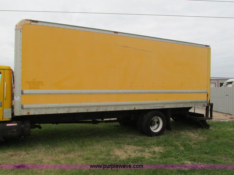image for item G9390 1994 International 4900 box truck