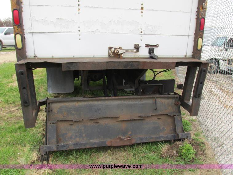 image for item G9390 1994 International 4900 box truck